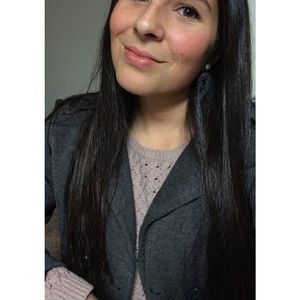 Meet your Posher, Elizabeth